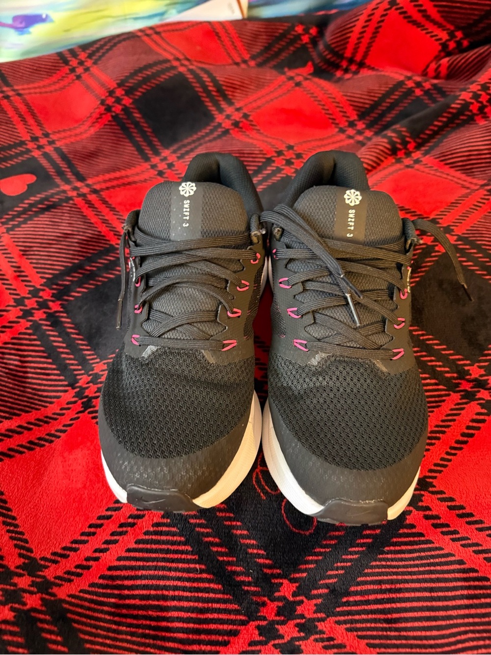 Nike Women's Black and Pink Athletic Running Shoes
